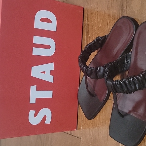 New without tags Staud size 37 black leather sandal - Picture 3 of 4